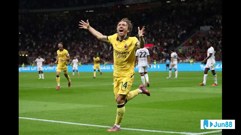 Hành động trong trận đấu giữa Dziugas Telsiai và Hegelmann