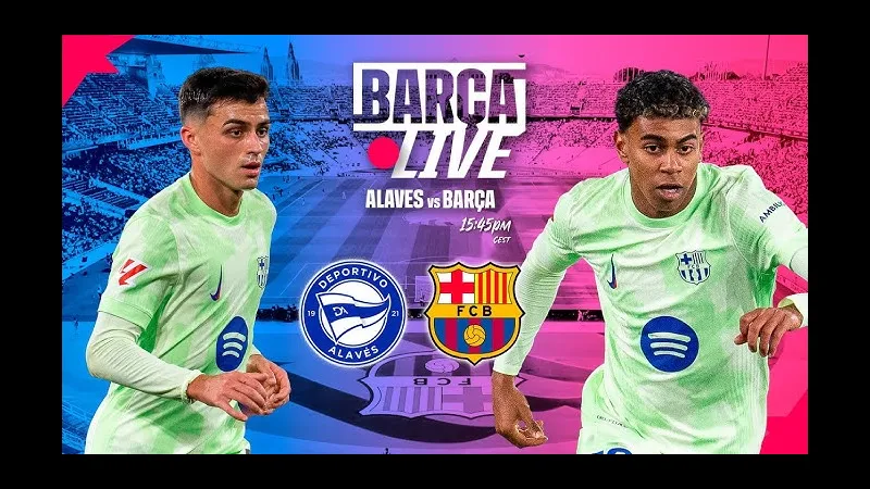 Cầu thủ của Barca cố gắng vượt qua sự kháng cự từ hậu vệ Alaves trên sân cỏ Cầu thủ của Barca cố gắng vượt qua sự kháng cự từ hậu vệ Alaves trên sân cỏ