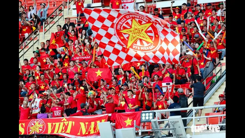 Cầu thủ U22 Việt Nam với sự quyết tâm tấn công chặt chẽ trước hàng phòng ngự U22 Thái Lan Cầu thủ U22 Việt Nam với sự quyết tâm tấn công chặt chẽ trước hàng phòng ngự U22 Thái Lan